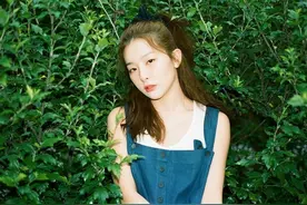 「时尚达人的服饰装扮」 以Red Velvet小分队回归的瑟琪图片