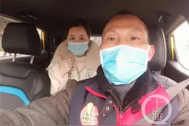 “重庆好人”的哥陈颖：小小车厢里的重庆暖男图片