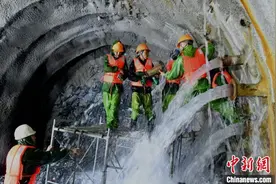 中缅通道大瑞铁路“最难掘进隧道”——大柱山隧道建设项目获表彰图片