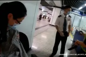 视频：暖心！女孩生理期痛晕地铁站，女警：别怕，姐姐在……图片