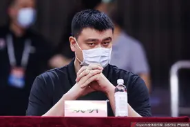 易建联仅得2分也赢球！广东男篮大胜辽宁，拿下总决赛首胜图片