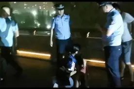 38秒｜惊险！枣庄一18岁女子湖边欲轻生民警火速营救视频封面