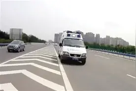 郑州南站—省医，11分钟！铁骑开路 为危重女童打开生命通道图片