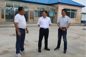 磐石市委副书记、市长张守华深入包保软弱涣散党组织烟筒山镇杏南村调研图片