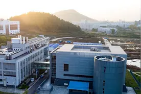 美媒：美国记者走进武汉病毒研究所……图片