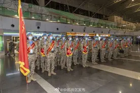 中国第16批赴苏丹达尔富尔维和工兵分队出发图片