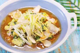 《养生厨房》今日菜谱——奶奶汆水蛋图片