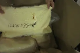 涉案4亿！你买的LV、GUCCI等品牌包可能是广西村民做的图片