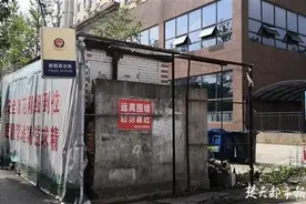 市民担忧老配电房安全，开发商表示本月底将拆除图片