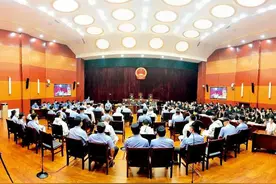 内蒙古黑老大：让政法委替他买单 行贿时录音录像图片