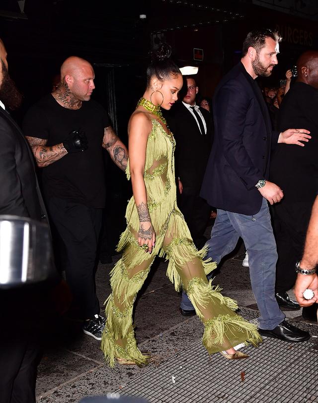 蕾哈娜10个最具标志性的夏季造型