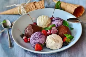 “看不见的糖”正在伤害娃的身体！一图速查娃是否超重图片