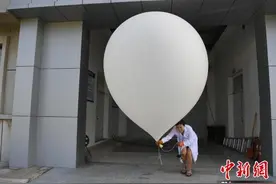 探访长春百年气象站探空气球：万米高空的听诊器图片