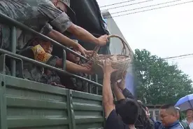 感动！九江群众送别抗洪子弟兵视频封面
