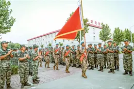 中国第16批赴苏丹达尔富尔维和工兵分队启程图片