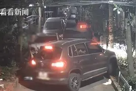 情侣酒后吵架大打出手 民警到场两人双双被拘图片