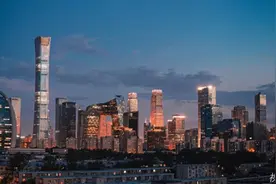 与上海GDP差距逐年缩小，十四五时期北京能否逆袭超越上海？图片