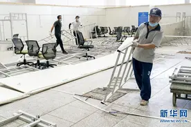 武汉江汉方舱医院正式关舱拆除图片