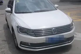 大众朗逸轿车带“故障”跑了24万公里！福州车主修车修成4S店“老熟人”！「新闻三剑客」图片