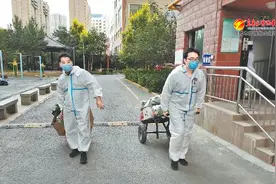 小轮车：社区配送好帮手图片