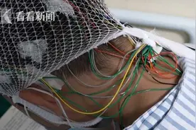 医生千叮万嘱别游泳 妈妈心存侥幸儿子险丧命图片
