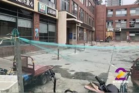 最新！冻虾具体流向公布！西安多家超市冷冻食品停售封存，海鲜类摊位闭店歇业图片