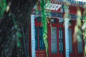 我们和3位清华新生聊了聊成长的故事，他们都提到了一件事图片