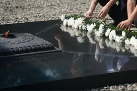 国际观察｜又到8·15，日本战败75年，历史记忆不容湮灭图片