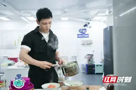黄晓明变佛系店长 录完《中餐厅4》想带儿子去武汉图片