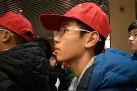 枣庄694分高考生孙启宸：遇到难题从不看答案，一定做出来图片