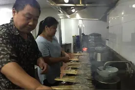 越热越爱｜杭州夜间吃烧烤指南——老杨小黄鱼图片