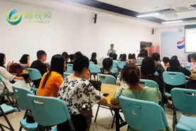 “学好外语ABC，建设海南FTP”陵水英语角主题活动掀起全民学习英语热潮图片