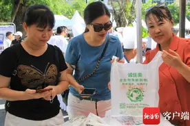 海南“禁塑令”下 环保降解餐具受热捧图片