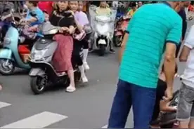 屯昌3名男孩同骑一辆电单车与货车相撞致1人死亡 交警：相撞地点非斑马线位置图片