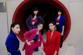 站稳C位的胸衣被《乘风破浪的姐姐》争相穿 今年最出圈的单品快入手图片