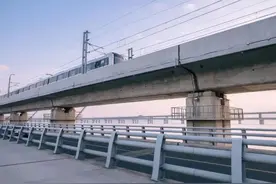 这个厦门版“小镰仓”，有海有桥有地铁……每一帧都是日系feel！图片