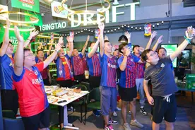 唤燃亿心“超”级体验，青岛啤酒打造球迷观赛新场景图片