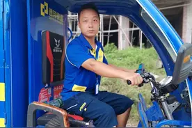 挡刀救女孩的川籍小哥恢复上班还收获了爱情：女孩是南充人，此前只是客户图片