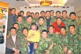 35个“兵爸爸”呵护我长大图片