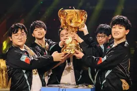 “小学生”玩的王者荣耀，也有世界冠军图片