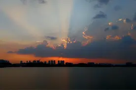 夏天起雾、傍晚红霞，今天郑州的天空怎么了？图片