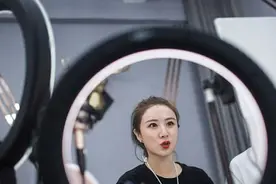 见识丨薇娅、李子柒当选青联委员引争议，百花齐放才是春图片