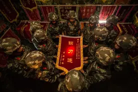 奋斗强军|刀之誉：荣誉高于天图片