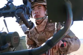 凌晨4点！全程高能！西藏军区实弹射击演练图片