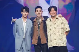 朱一龙携《重启》铁三角重聚 不演小三爷想演他？图片