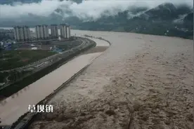 航拍丨全景直击！“8·18”暴雨后的雅安图片
