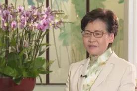 林郑借徐小凤歌词自勉：故意挑剔今天我不在乎图片