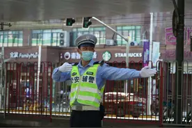 用青春和热血守护城市平安 上海静安首批勤务辅警上岗一年图片