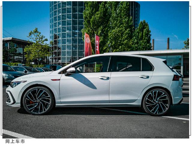 大众全新高尔夫GTI实拍！10月国产开售，沿线现款2.0T+7DCT