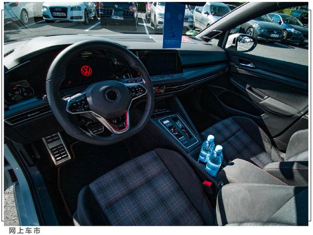 大众全新高尔夫GTI实拍！10月国产开售，沿线现款2.0T+7DCT